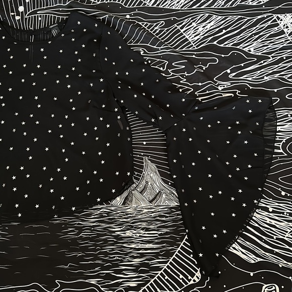 Elegant sheer black & silver stars bell sleeve women’s Forever 21 blouse sz L - Picture 5 of 8